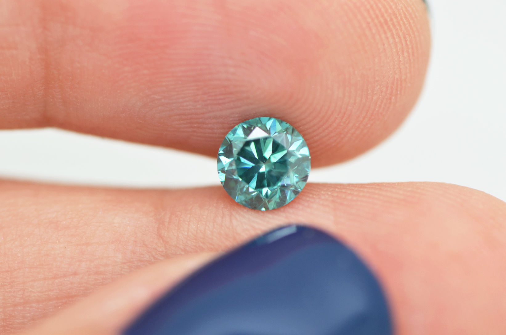 Loose Turquoise Diamond Fancy Color Round Cut 0.90 Carat SI1 Enhanced