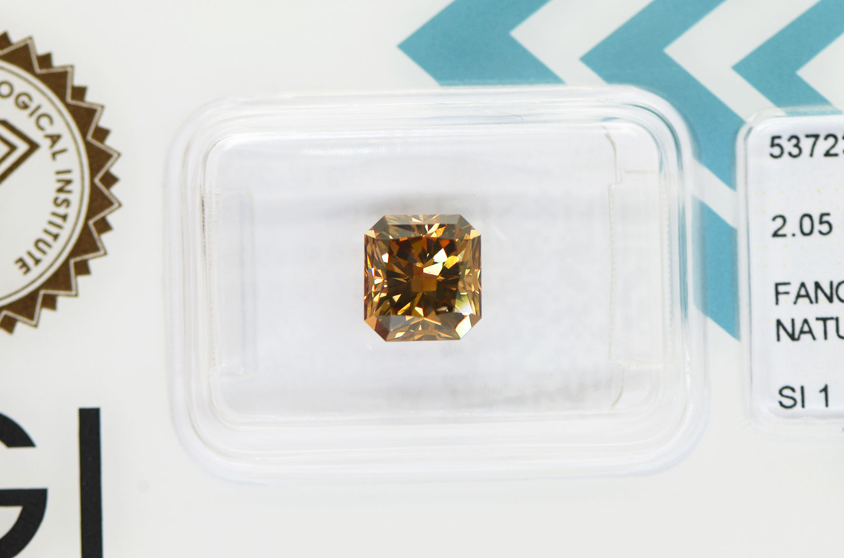 FANCY LIGHT BROWN 1.109ct/1.114ct RD/RT2372/CGL - R.T.