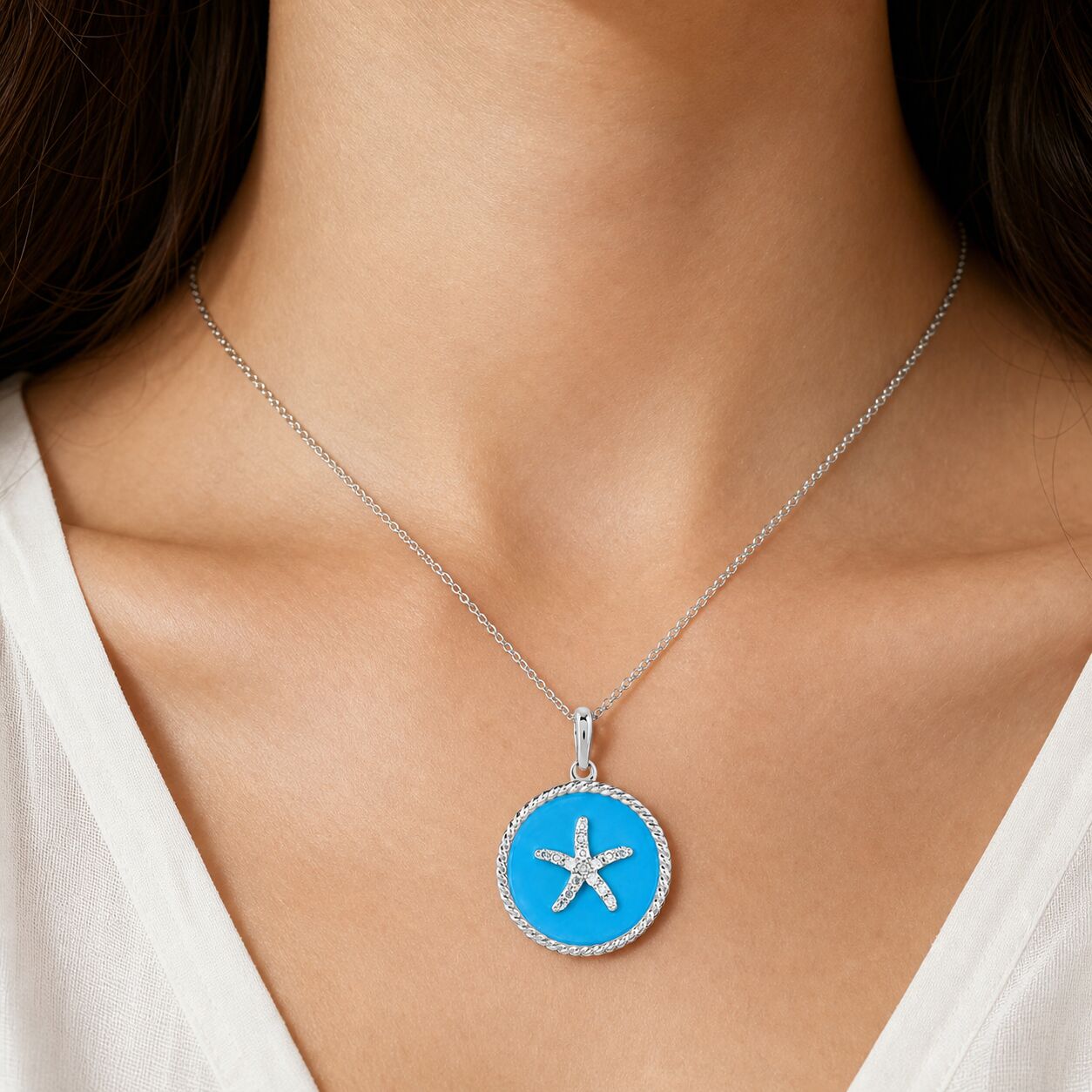 OCEANITY ™ 14k White Gold Pendant Round Enamel with Pave Starfish Center Twisted Wire Frame Diamond 0.10 Ctw