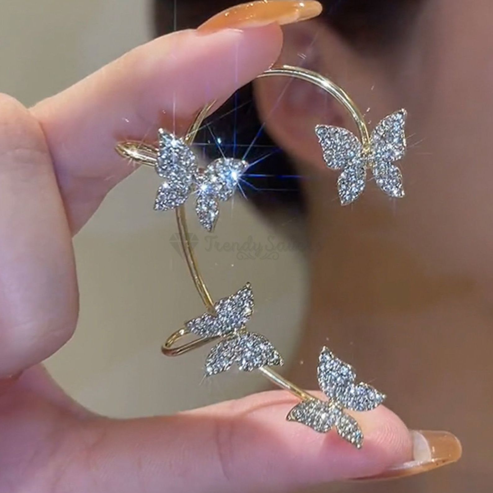Portraits of Nature Butterfly Earrings in White Gold | De Beers UK