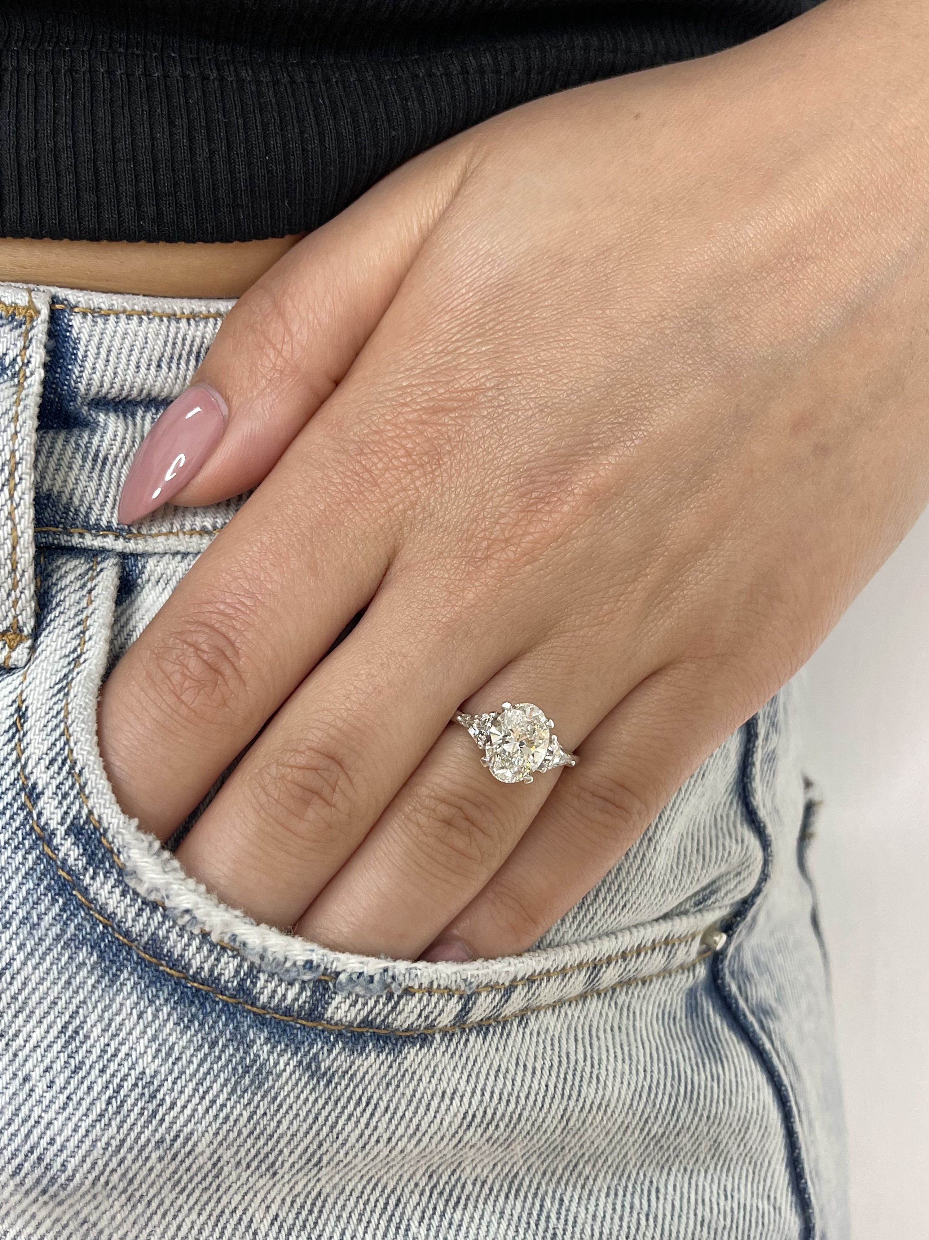 636A: White Gold 14K V2.5FVS1OV SS_FVS_TRILLIONS