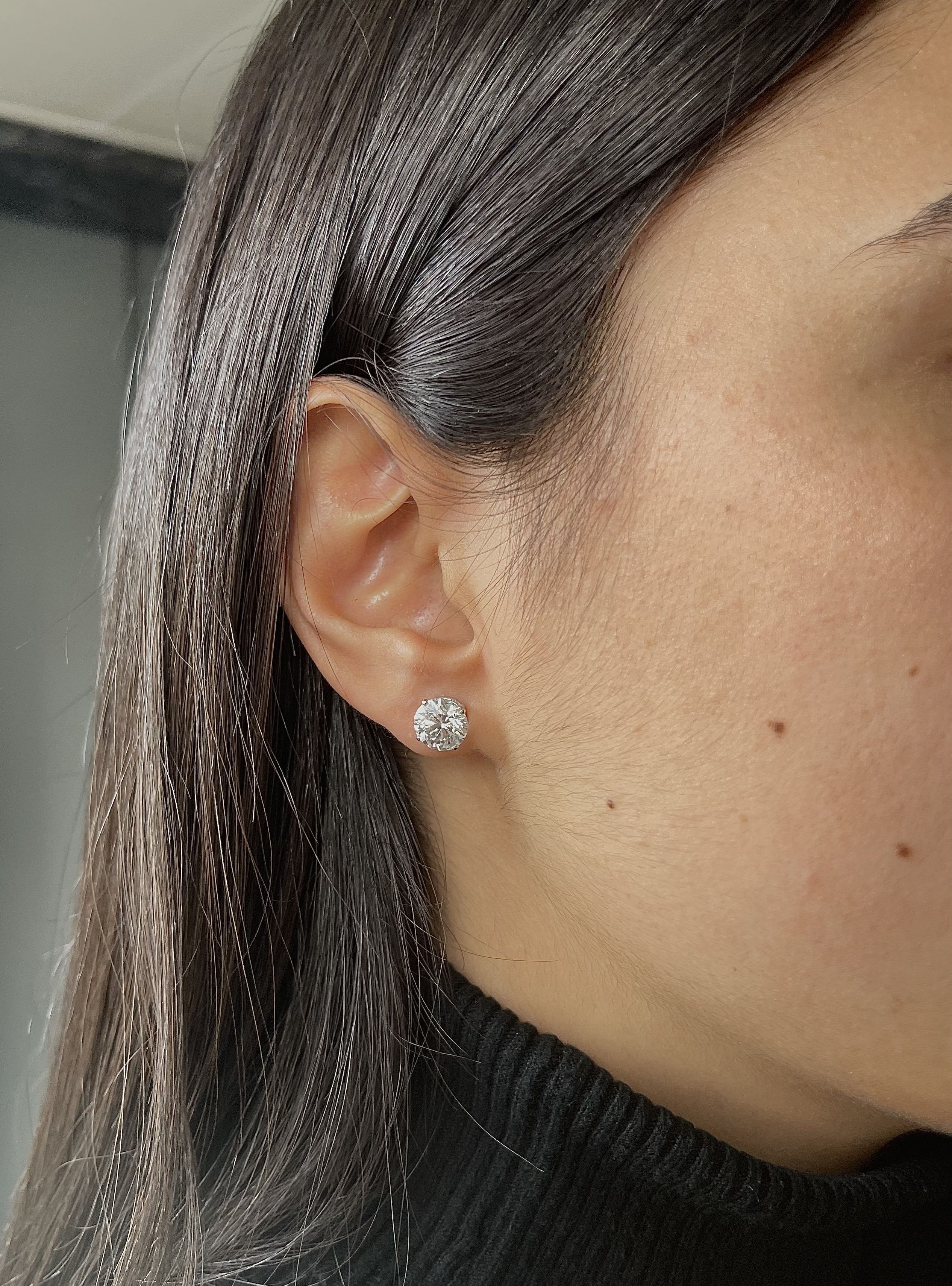 664: White Gold 14K VIR-5-FVS1-RD-LG