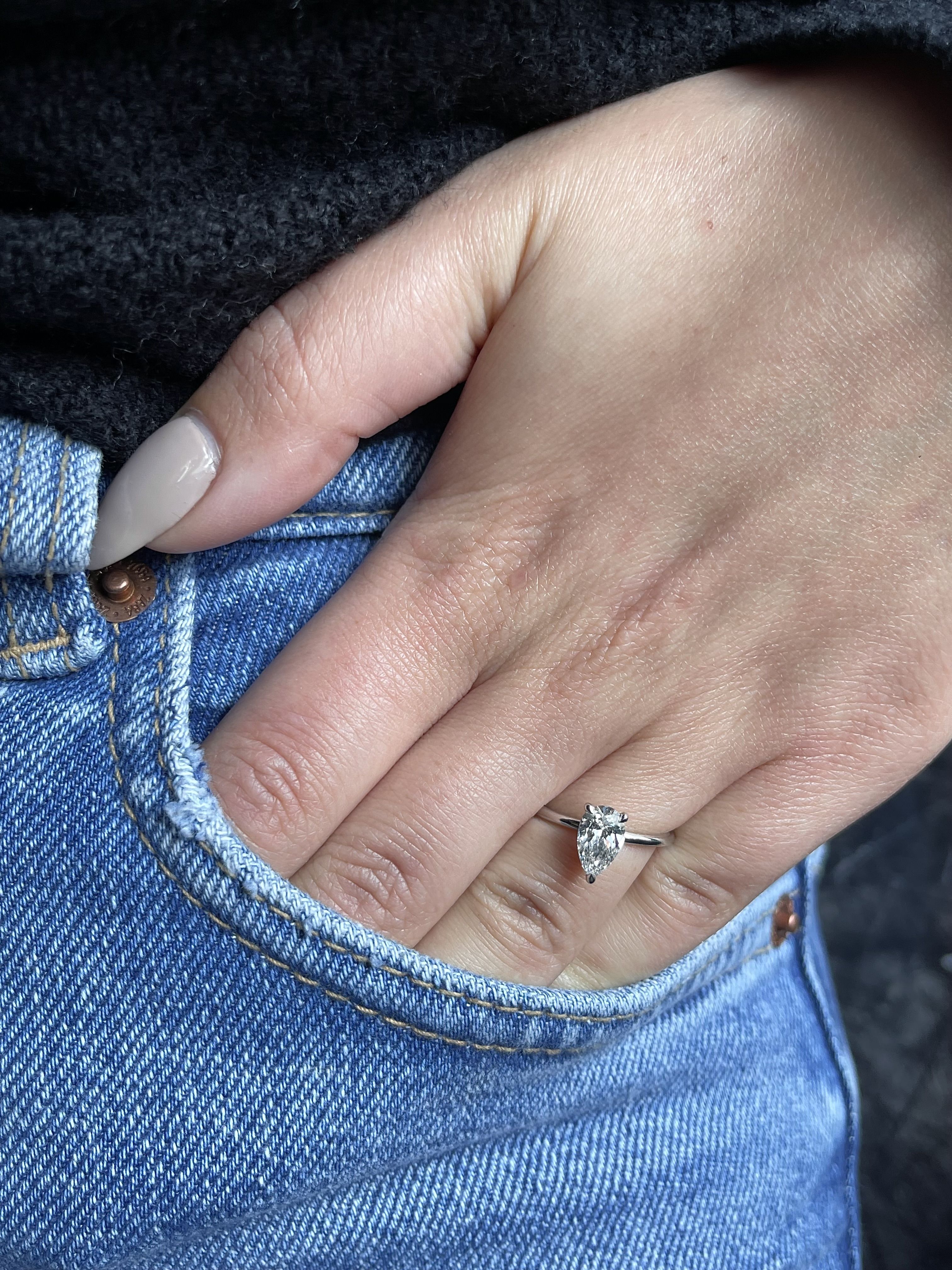 615: White Gold 14K VIR-1.5-EVVS2-Pear-LG