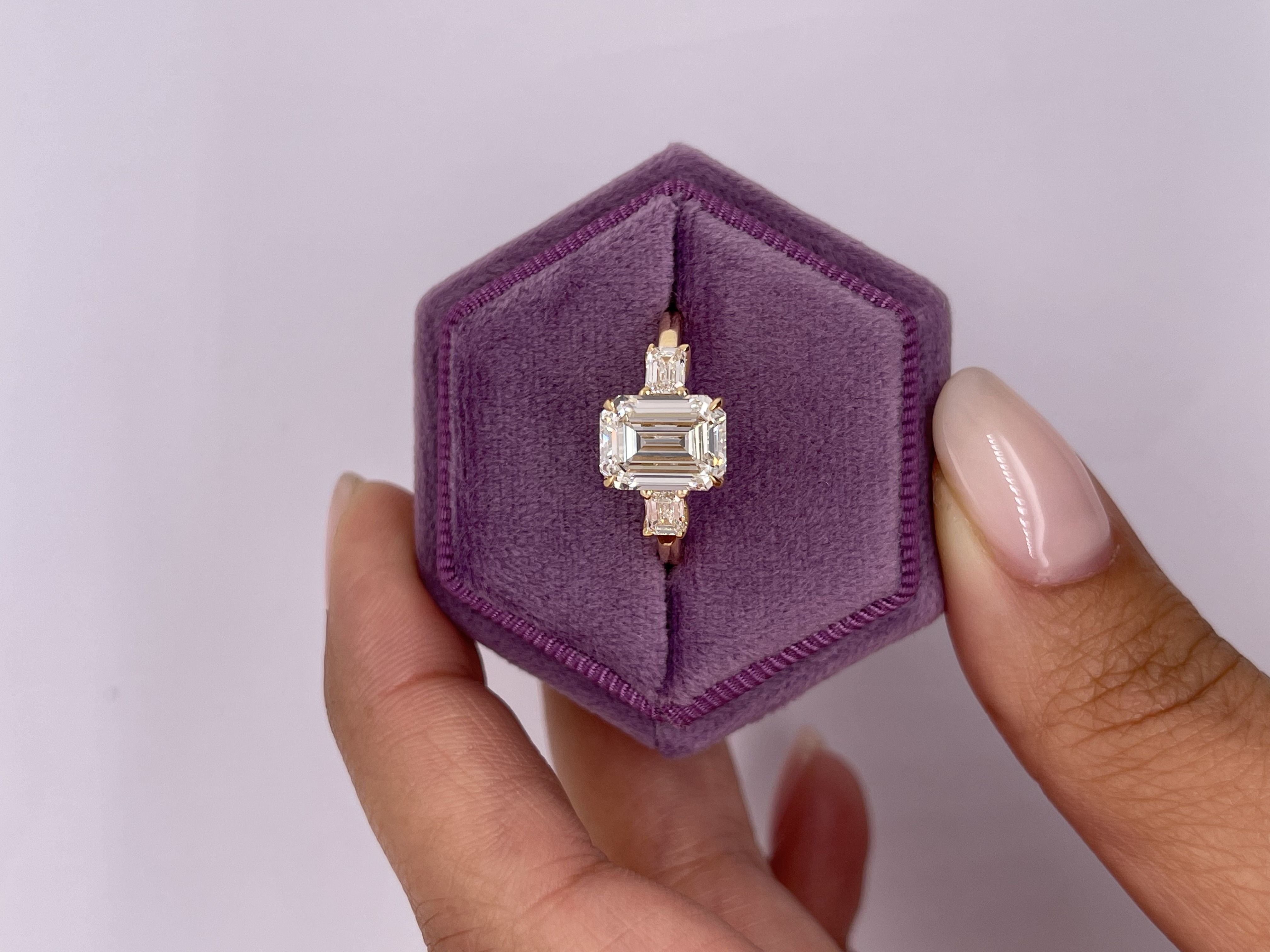 559: White Gold 14K V2.5DVVS2EMR SS_FVS_EMERALD