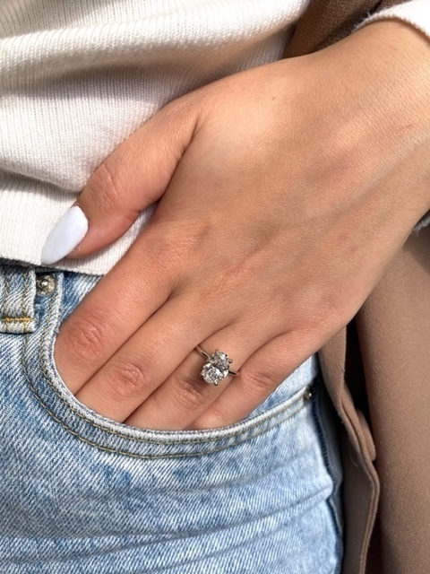 602: White Gold 14K VIR-1.5-EVVS2-Oval-LG SS_FVS_ROUND