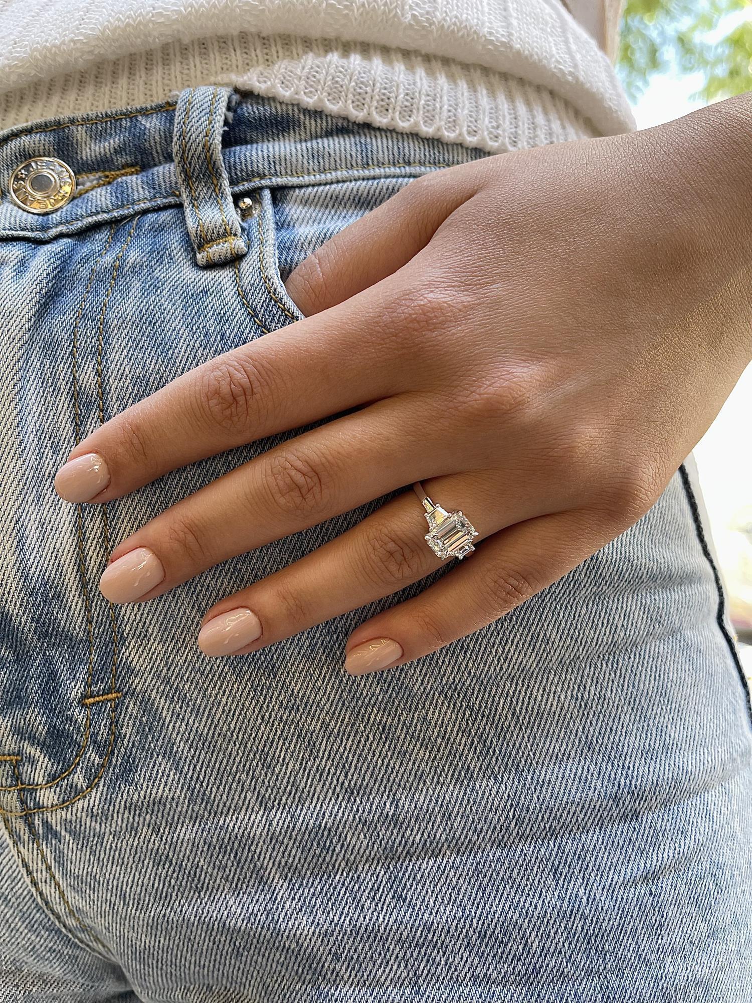 539: White Gold 14K VIR-3-EVVS2-EMR-LG SS_FVS2_TRPZ