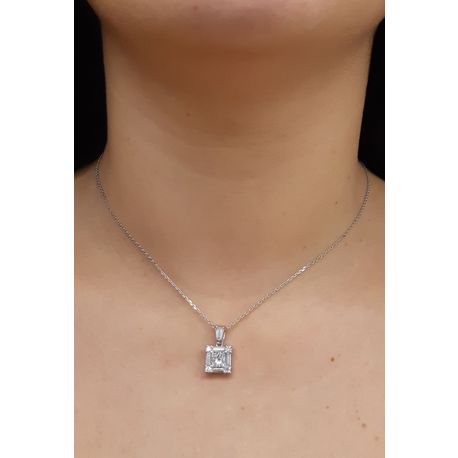 0.71 Carat 18K White Gold Necklaces with F / VS1 Diamonds
