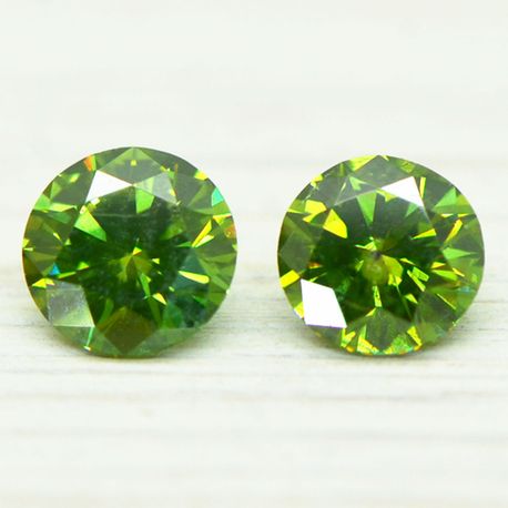 Round Cut Diamond Pair Fancy Green VS2 0.71 TCW