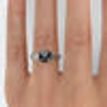 M200R: White Gold 14K 2.5CT Black Dimanod Round